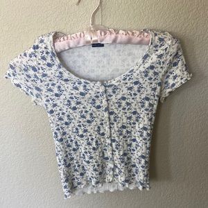 Worn once, great condition! This top is super good material and comfortable!